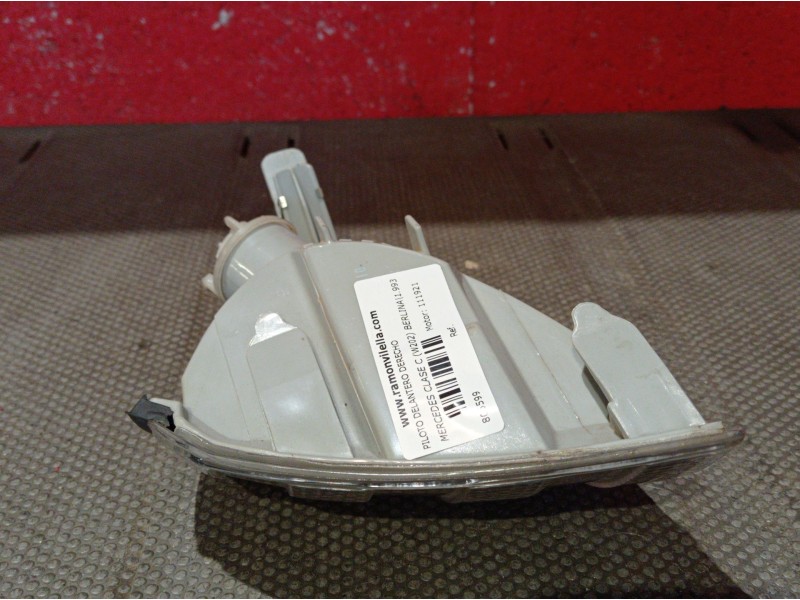 Recambio de piloto delantero derecho para mercedes clase c (w202) berlina 180 (202.018) referencia OEM IAM    Recambio de piloto delantero derecho para mercedes clase c (w202) berlina 180 (202.018) referencia OEM IAM