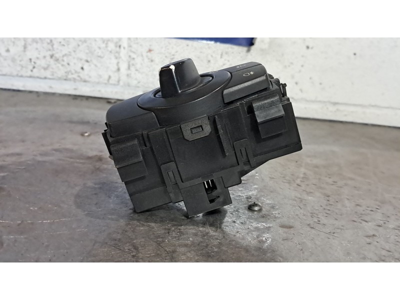 Recambio de mando luces para bmw serie 1 berlina (e81/e87) 120d referencia OEM IAM   