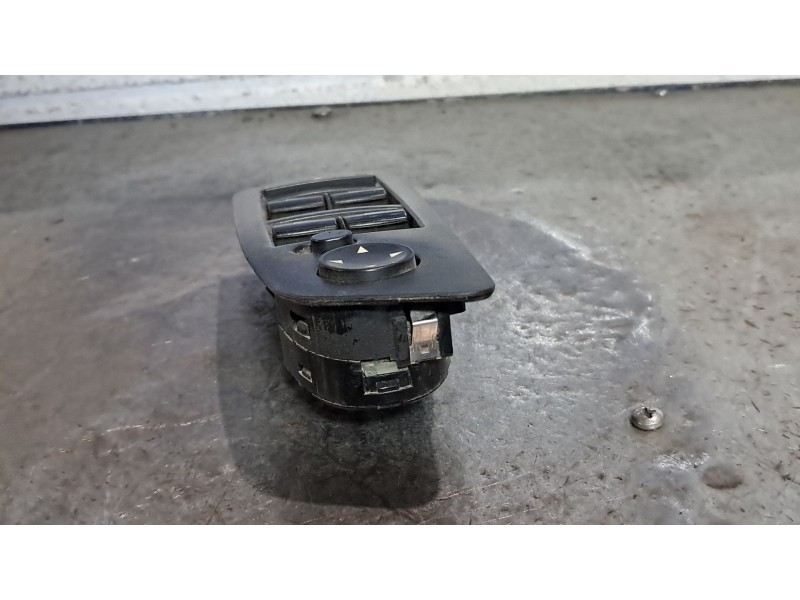 Recambio de mando elevalunas delantero izquierdo para bmw serie 1 berlina (e81/e87) 120d referencia OEM IAM   