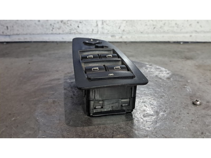 Recambio de mando elevalunas delantero izquierdo para bmw serie 1 berlina (e81/e87) 120d referencia OEM IAM   