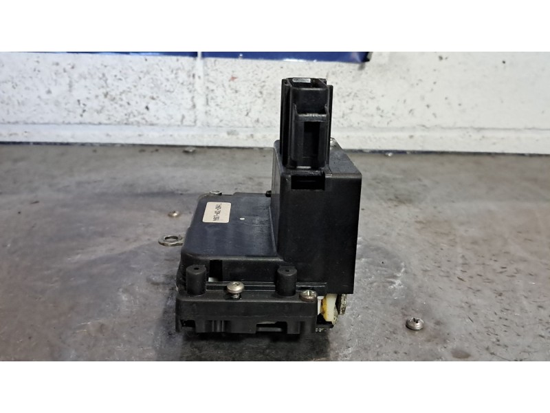 Recambio de cerradura puerta delantera derecha para ford fusion (cbk) elegance referencia OEM IAM   