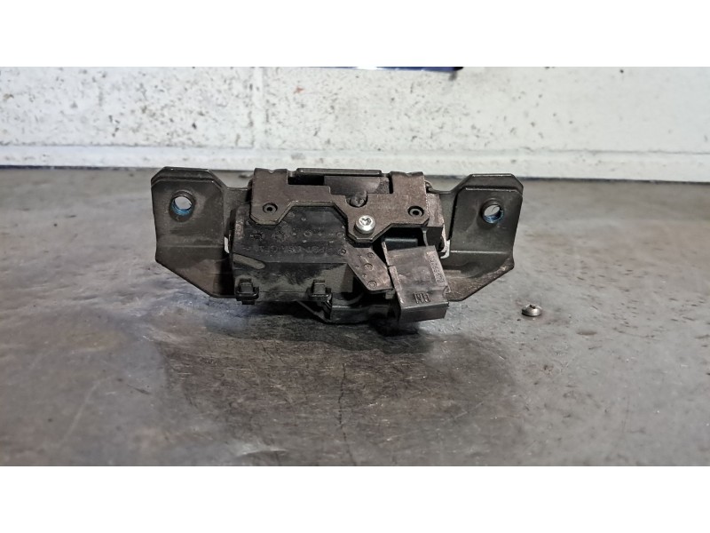 Recambio de cerradura maletero porton para chevrolet orlando ltz referencia OEM IAM   