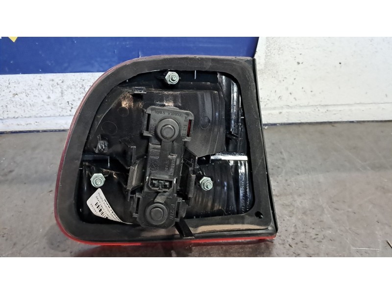 Recambio de piloto porton derecho para seat leon (1m1) 1.9 tdi referencia OEM IAM   