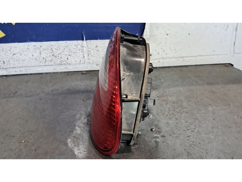 Recambio de piloto trasero derecho para seat leon (1m1) 1.9 tdi referencia OEM IAM   