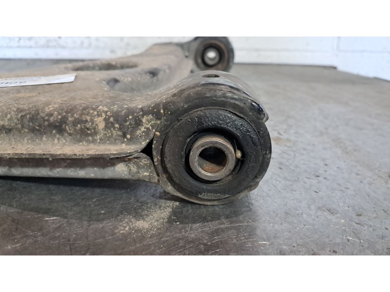 Recambio de brazo suspension inferior delantero derecho para opel astra h berlina 1.7 16v cdti cat (z 17 dtl / lrb) referencia O
