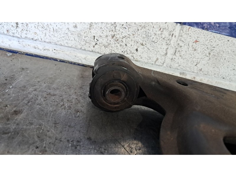 Recambio de brazo suspension inferior delantero derecho para opel astra h berlina elegance referencia OEM IAM   