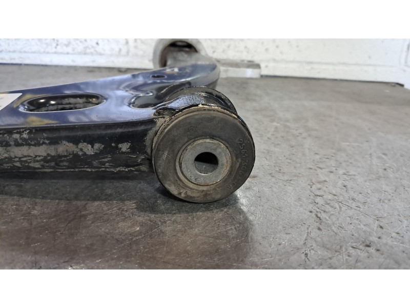 Recambio de brazo suspension inferior delantero derecho para ford fusion (cbk) elegance referencia OEM IAM 2S613042DA  