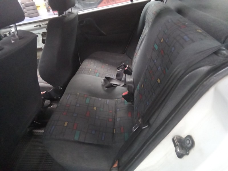 volkswagen polo berlina (6n1) del año 1998