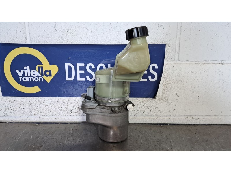 Recambio de bomba direccion para ford fusion (cbk) elegance referencia OEM IAM 5S613K514CB  