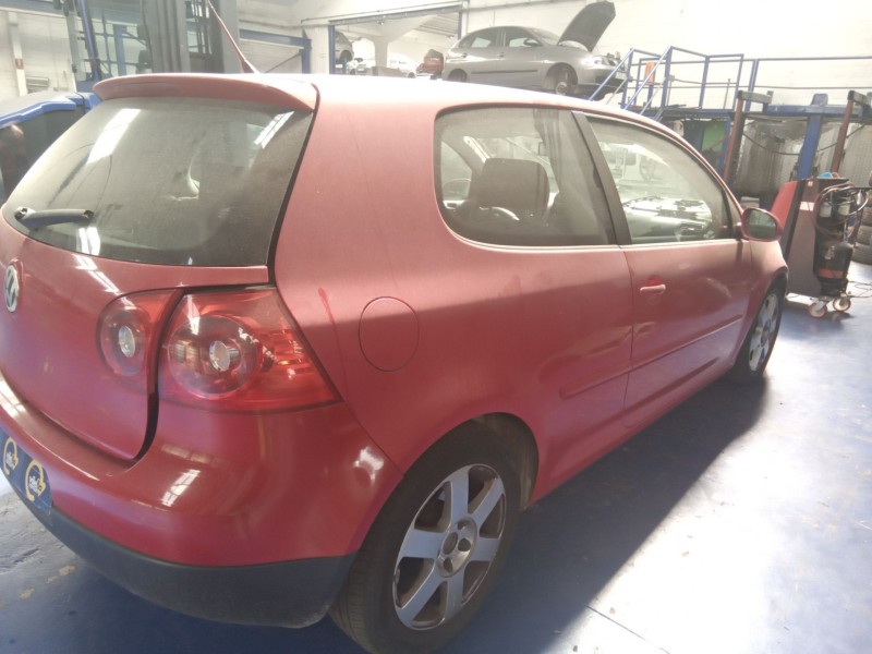 volkswagen golf v berlina (1k1) del año 2005