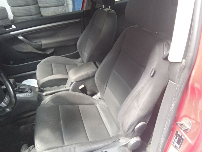 volkswagen golf v berlina (1k1) del año 2005