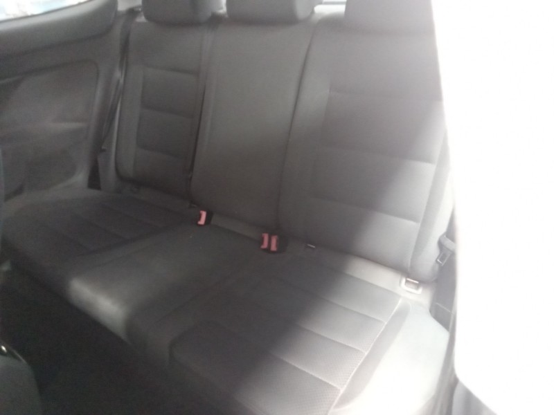 volkswagen golf v berlina (1k1) del año 2005