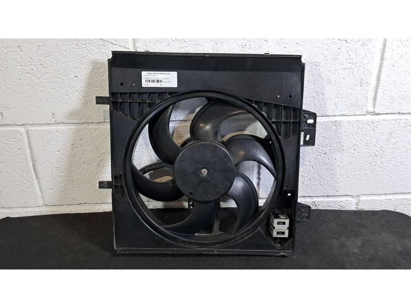 Recambio de electroventilador para peugeot 207 confort 1.4 75 referencia OEM IAM 8240503FR  