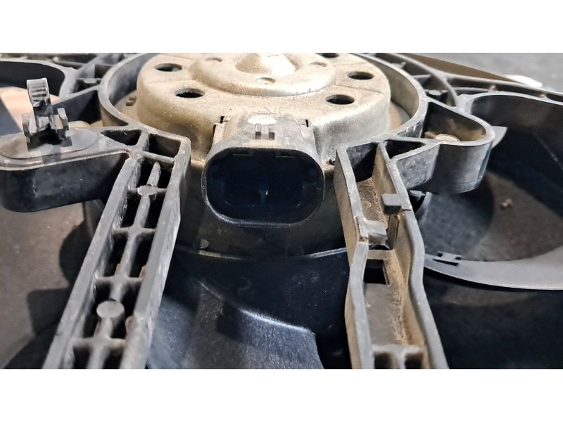 Recambio de electroventilador para peugeot 207 confort 1.4 75 referencia OEM IAM 8240503FR  