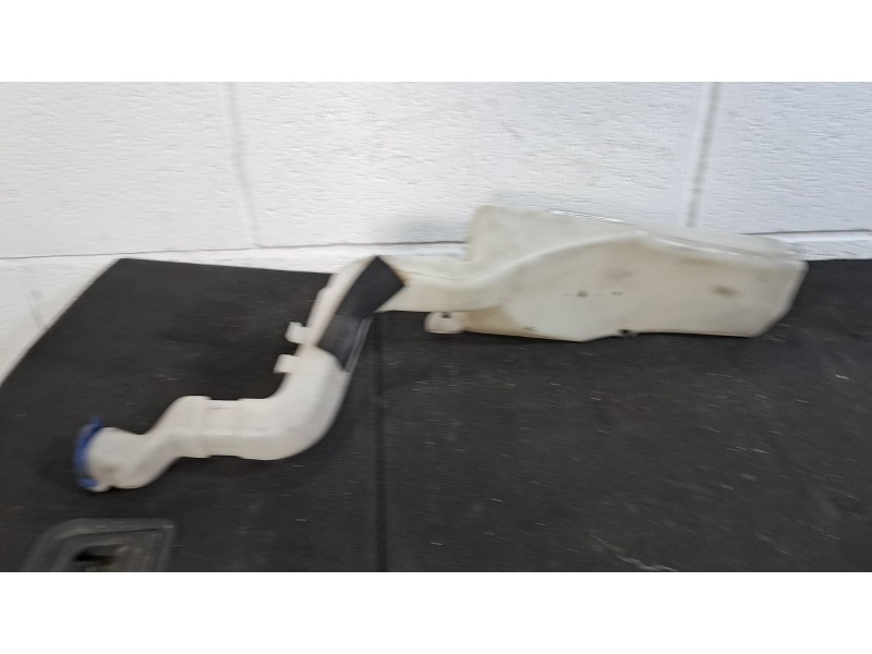 Recambio de deposito limpia para ford fusion (cbk) elegance referencia OEM IAM   