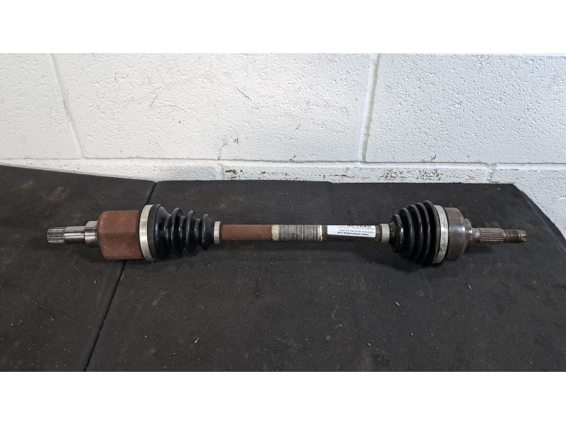 Recambio de transmision delantera izquierda para peugeot 207 confort 1.4 75 referencia OEM IAM   