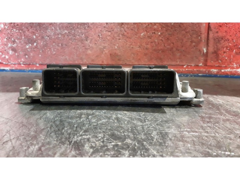 Recambio de centralita motor uce para renault laguna ii grandtour (kg0) referencia OEM IAM 0281010786  