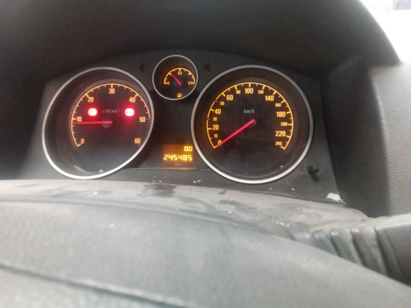 opel astra gtc del año 2008