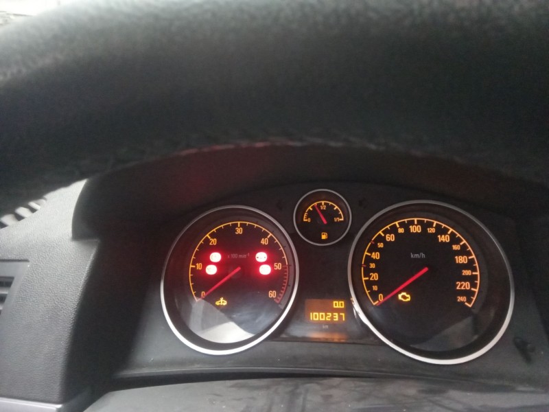 opel astra gtc del año 2007