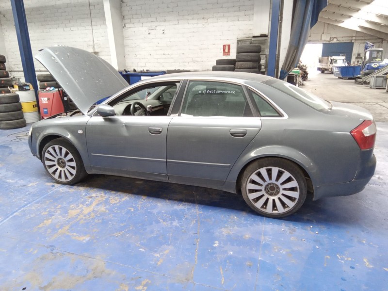 audi a4 berlina (8e) del año 2025