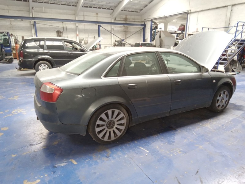 audi a4 berlina (8e) del año 2025