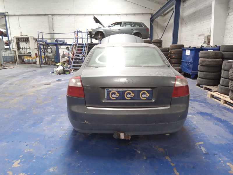 audi a4 berlina (8e) del año 2025