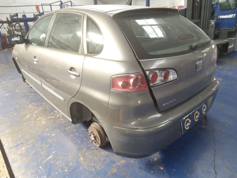 seat ibiza (6l1) del año 2002