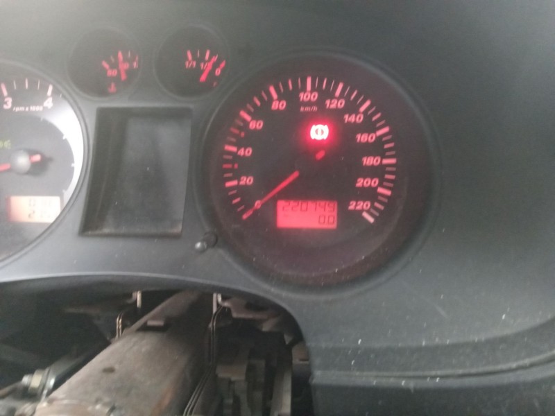 seat ibiza (6l1) del año 2002