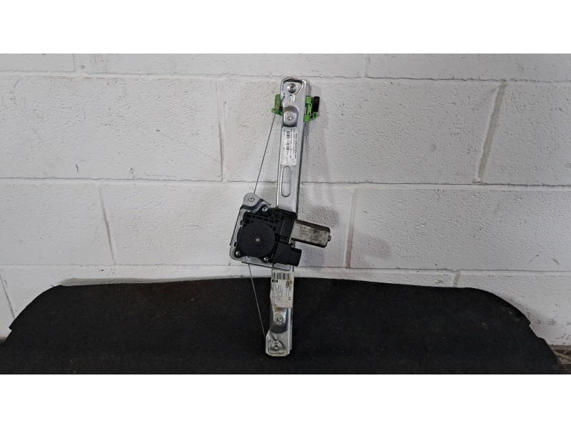 Recambio de elevalunas trasero derecho para bmw serie 3 berlina (e90) 320d referencia OEM IAM 71001603  