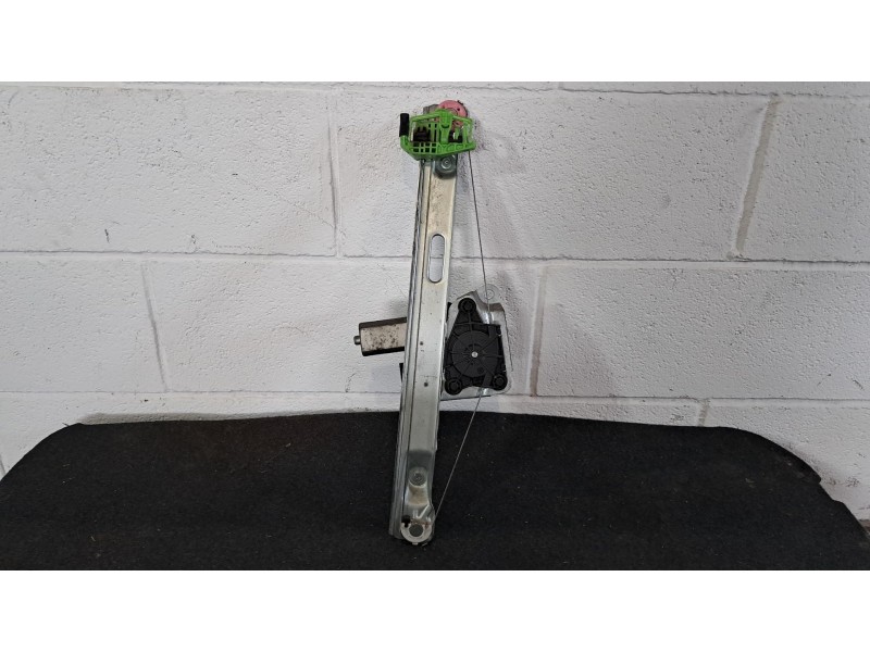 Recambio de elevalunas trasero derecho para bmw serie 3 berlina (e90) 320d referencia OEM IAM 71001603  