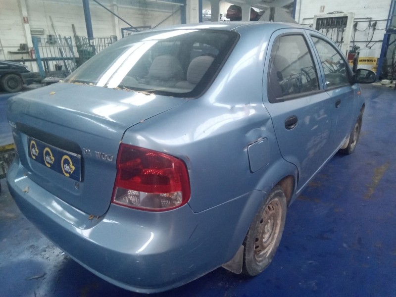 daewoo kalos sedán (klas) del año 2003