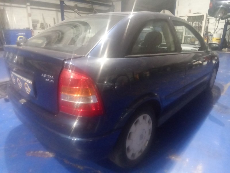 opel astra g berlina del año 2002