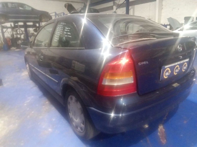 opel astra g berlina del año 2002