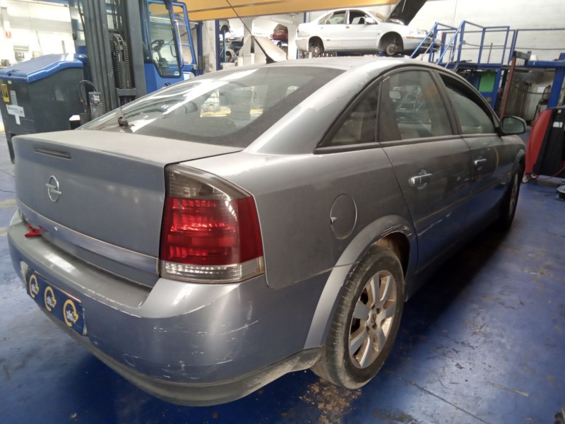 opel vectra c berlina del año 2005