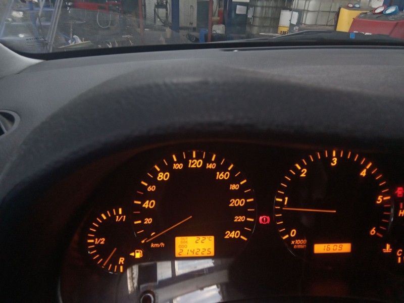 toyota avensis berlina (t25) del año 2004