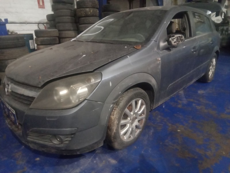 opel astra h berlina del año 2004