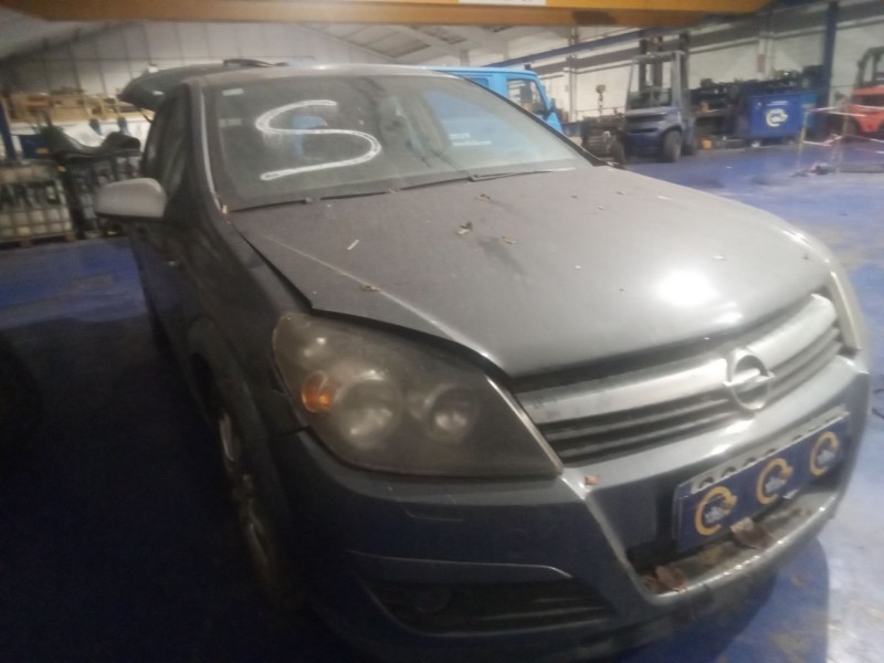 opel astra h berlina del año 2004