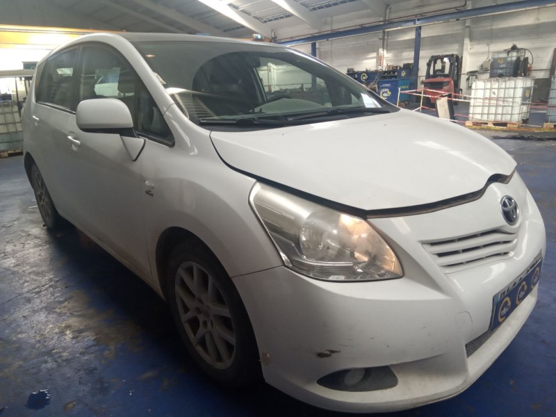 toyota corolla verso (r1) 2.0 d-4d luna | 02.04 - 12.05 del año 2010