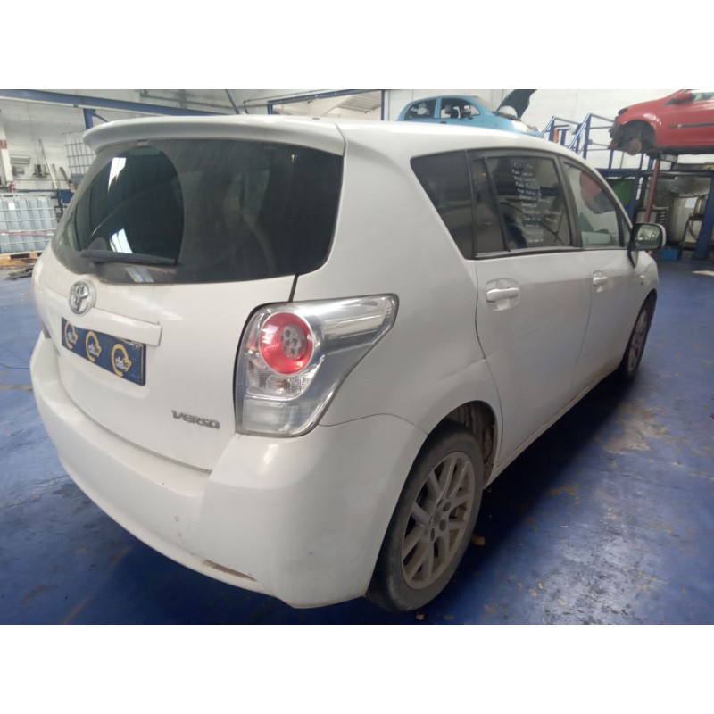 toyota corolla verso (r1) 2.0 d-4d luna | 02.04 - 12.05 del año 2010