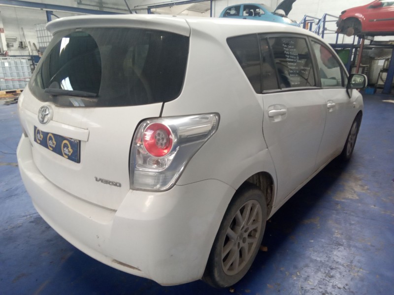 toyota corolla verso (r1) 2.0 d-4d luna | 02.04 - 12.05 del año 2010