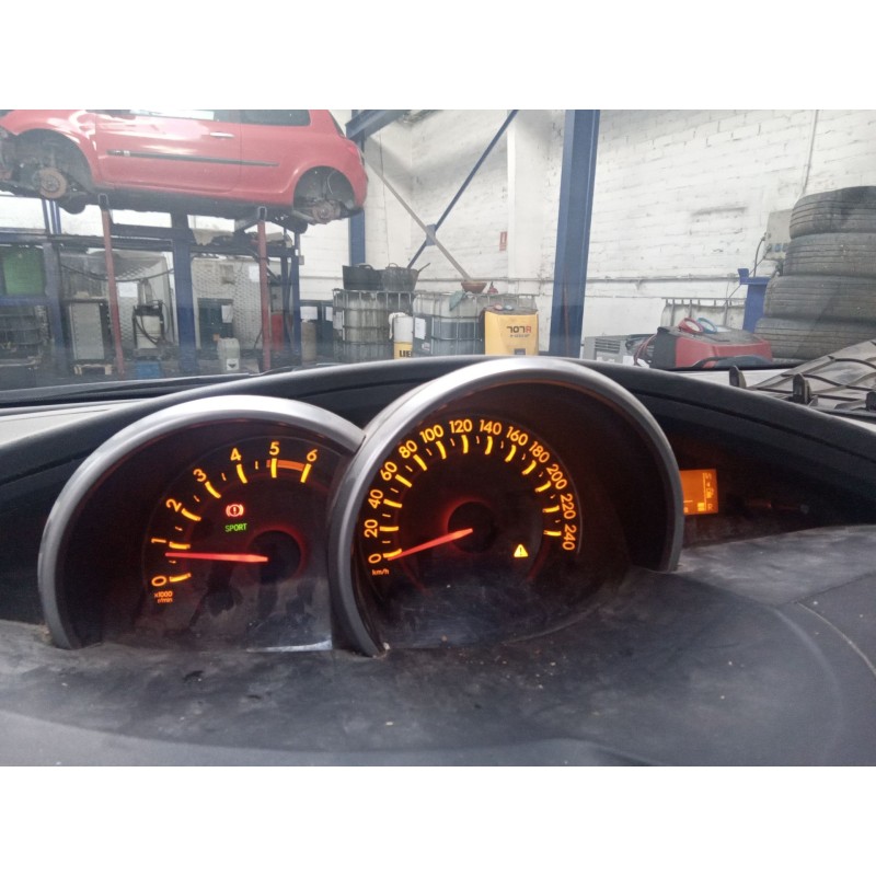 toyota corolla verso (r1) 2.0 d-4d luna | 02.04 - 12.05 del año 2010