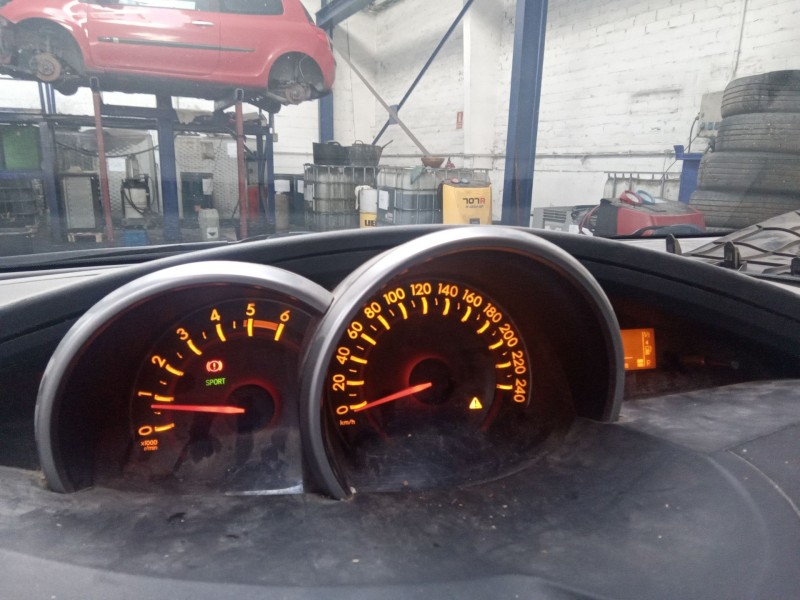 toyota corolla verso (r1) 2.0 d-4d luna | 02.04 - 12.05 del año 2010