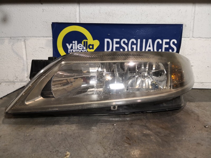 Recambio de faro izquierdo para renault laguna ii grandtour (kg0) 1.9 dci diesel referencia OEM IAM 8200163323 89007577 