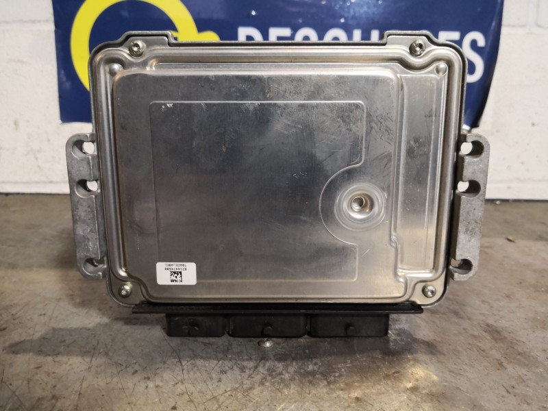 Recambio de centralita motor uce para renault scenic ii grand confort dynamique referencia OEM IAM 0281013907 8200705747 8200705