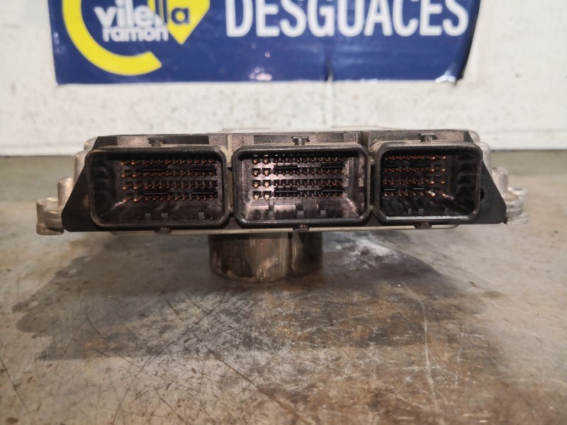 Recambio de centralita motor uce para renault scenic ii grand confort dynamique referencia OEM IAM 0281013907 8200705747 8200705