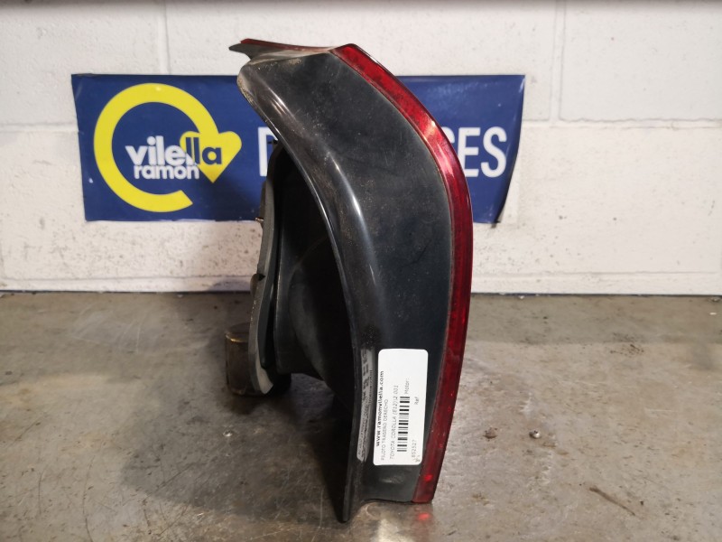 Recambio de piloto trasero derecho para toyota corolla (e12) 2.0 d-4d linea sol berlina referencia OEM IAM   