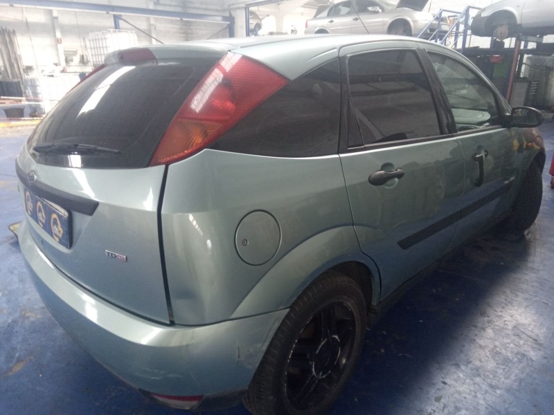 ford focus berlina (cak) del año 2001