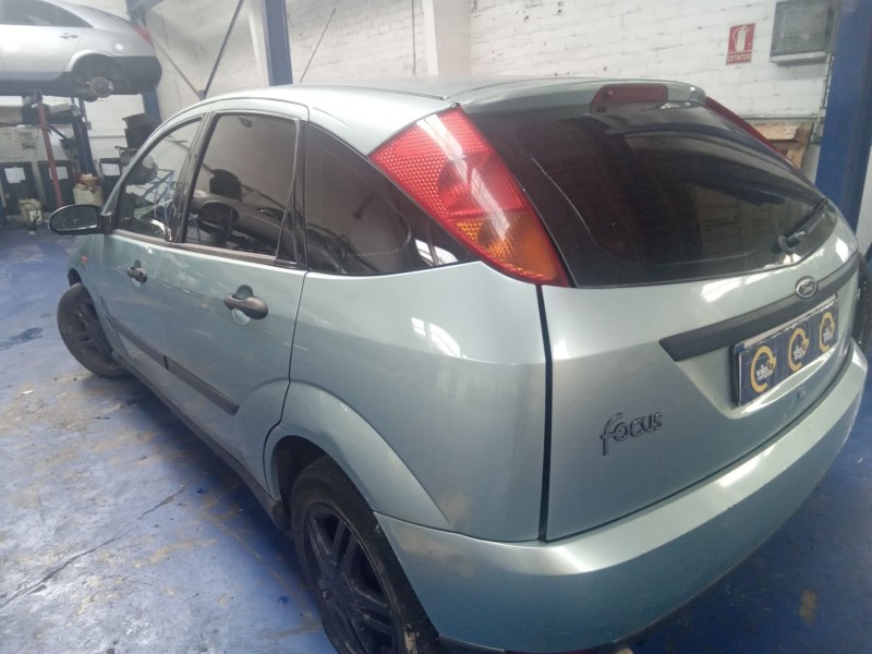 ford focus berlina (cak) del año 2001