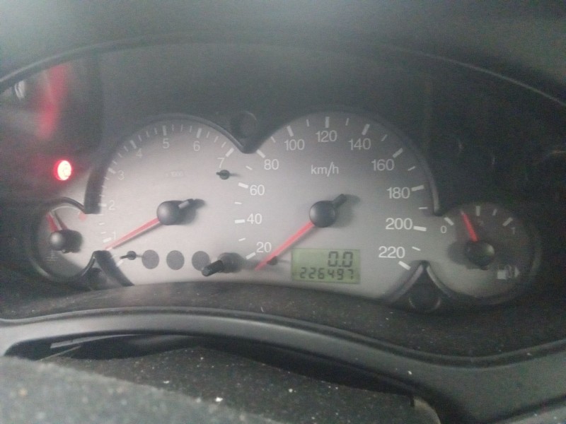 ford focus berlina (cak) del año 2001