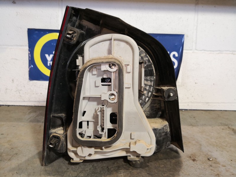 Recambio de piloto trasero derecho para volkswagen polo (9n3) 1.4 tdi referencia OEM IAM 6Q6945096AB  